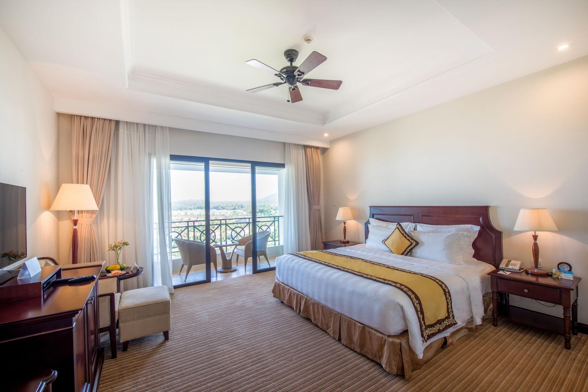 Sheraton Phu Quoc Long Beach Resort Exterior photo